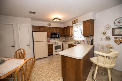 19 Thames Pl, Brick, NJ 08723 photo 9