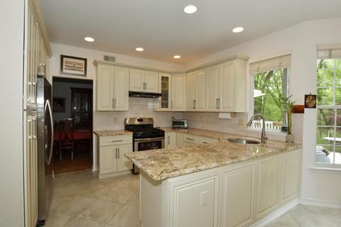 9 Windham Ct, Matawan, NJ 07747 photo 8