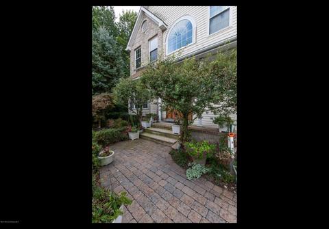 9 Windham Ct, Matawan, NJ 07747 photo 2