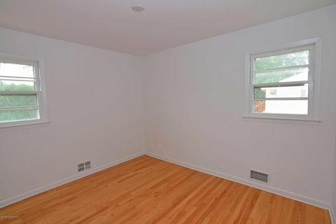 2 Warren Dr, Old Bridge, NJ 08857 photo 18