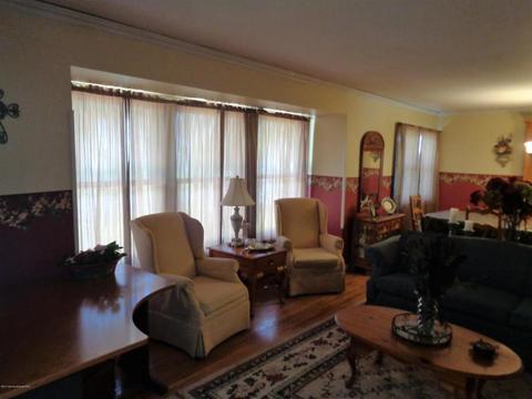 25 Pepperridge Rd, Howell, NJ 07731 photo 6