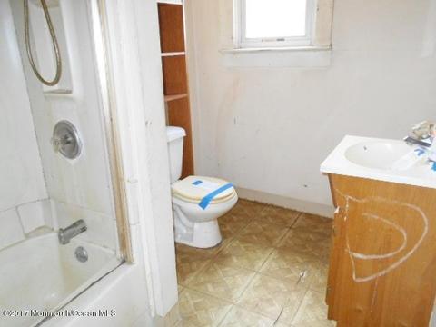 8 Center Ave, Leonardo, NJ 07737 photo 2