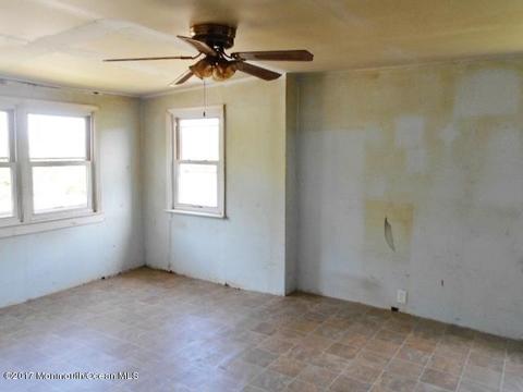 8 Center Ave, Leonardo, NJ 07737 photo 17