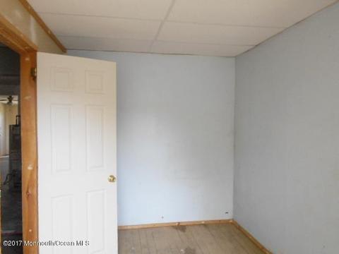 8 Center Ave, Leonardo, NJ 07737 photo 5