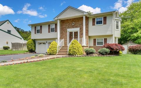 49 Jonathan Dr, Tinton Falls, NJ 07753 photo 2