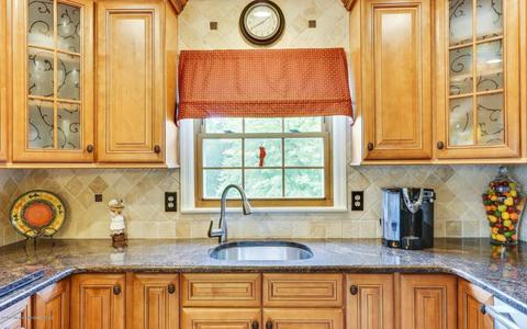 49 Jonathan Dr, Tinton Falls, NJ 07753 photo 7