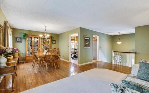49 Jonathan Dr, Tinton Falls, NJ 07753 photo 12