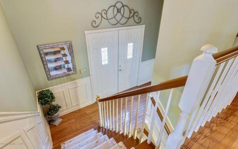 49 Jonathan Dr, Tinton Falls, NJ 07753 photo 4