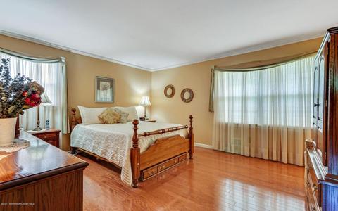 49 Jonathan Dr, Tinton Falls, NJ 07753 photo 14