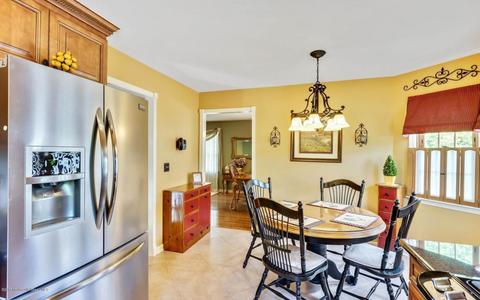 49 Jonathan Dr, Tinton Falls, NJ 07753 photo 8