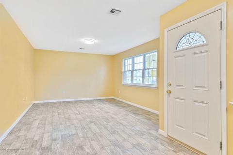 3 Valery Rd, Matawan, NJ 07747 photo 5