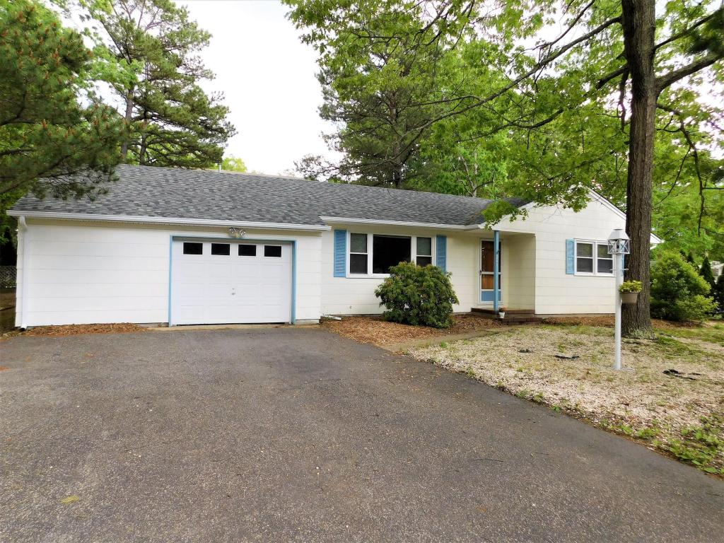 518 Devon St, Forked River, NJ 08731 photo 1