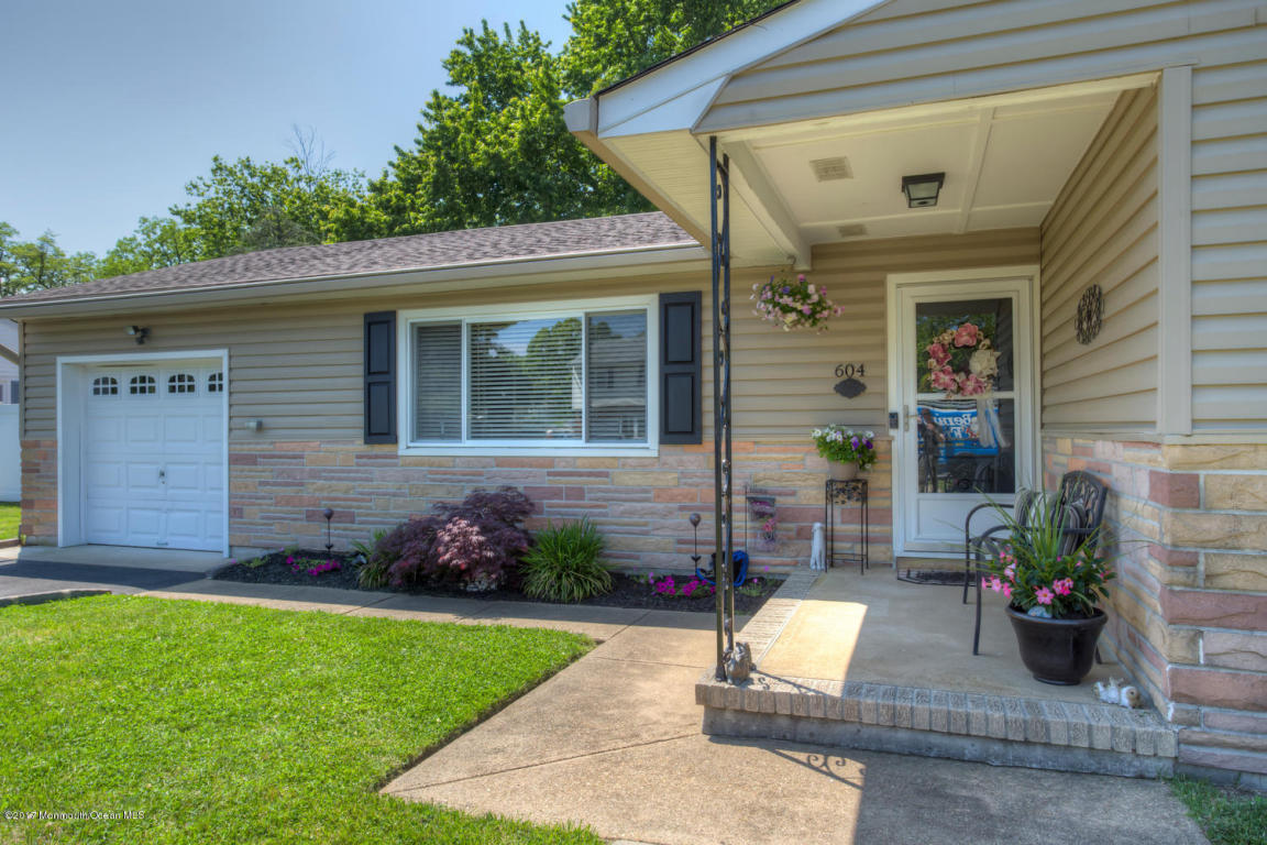 604 Peter Pl, Brick, NJ 08723 photo 4