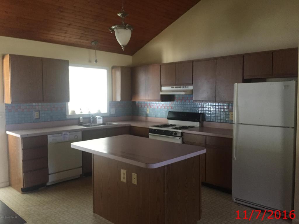 446 7th St, Waretown, NJ 08758 photo 4
