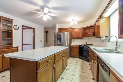 8 Emory Pl, Holmdel, NJ 07733 photo 12