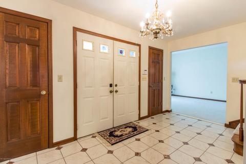 8 Emory Pl, Holmdel, NJ 07733 photo 3