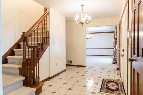 8 Emory Pl, Holmdel, NJ 07733 photo 4