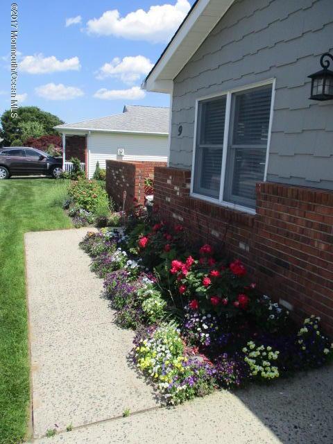 9 Thames Pl, Brick, NJ 08723 photo 3