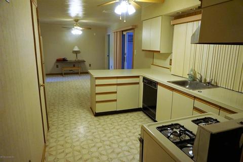 4 Windsor Ct, Jackson, NJ 08527 photo 7