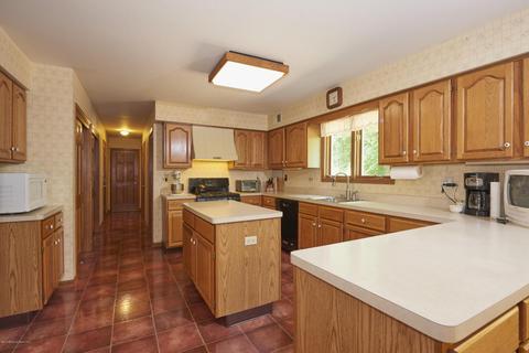 13 Constitution Dr, Middletown, NJ 07748 photo 5