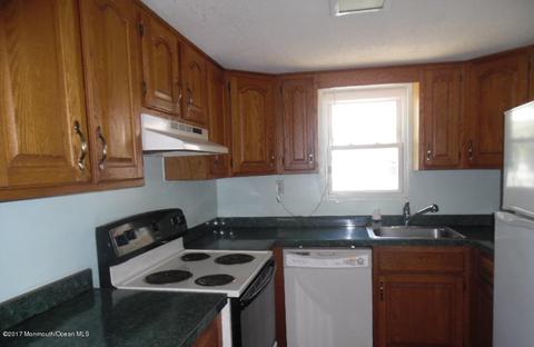 43 Walnut St, Waretown, NJ 08758 photo 4