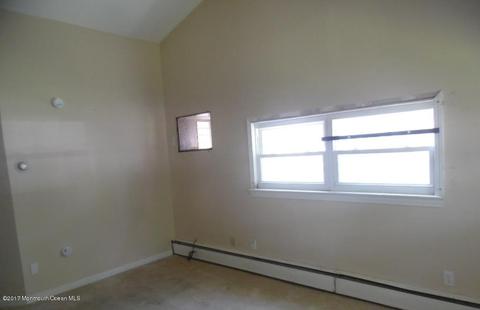 43 Walnut St, Waretown, NJ 08758 photo 3