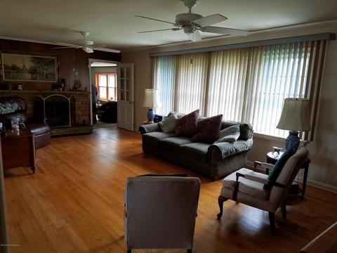 1 Crescent Pl, Matawan, NJ 07747 photo 4