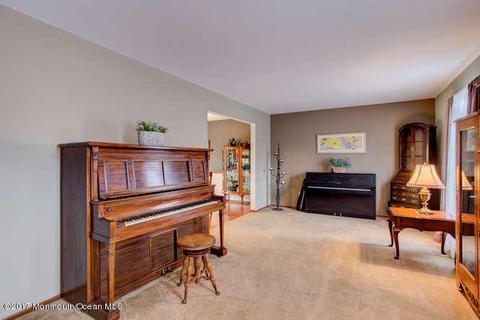 36 Cherry Tree Cir, Howell, NJ 07731 photo 4