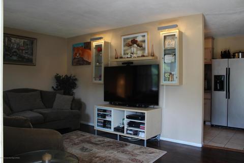 3 Maple Ln, Howell, NJ 07731 photo 4