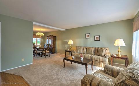 112 Arrowhead Park Dr, Brick, NJ 08724 photo 5