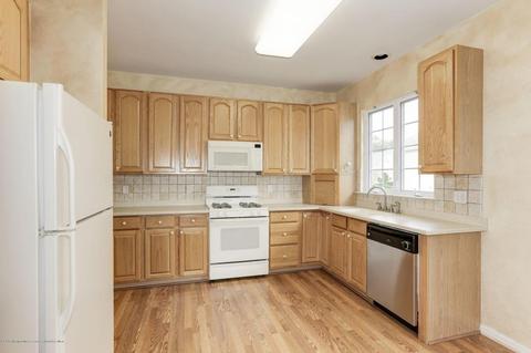 23 Rumson Ct, Waretown, NJ 08758 photo 9