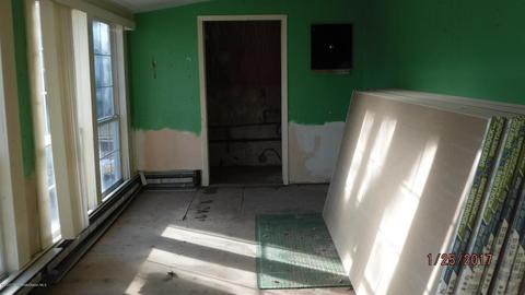 84 Illinois Ave, Waretown, NJ 08758 photo 4