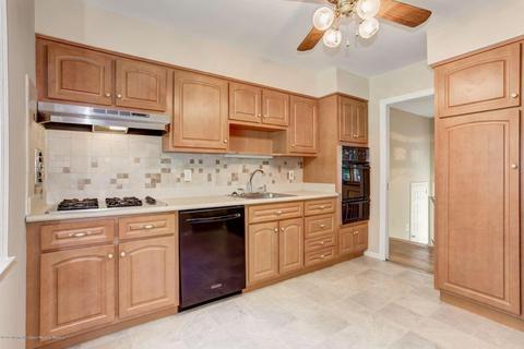 9 Highview Cir, Middletown, NJ 07748 photo 10