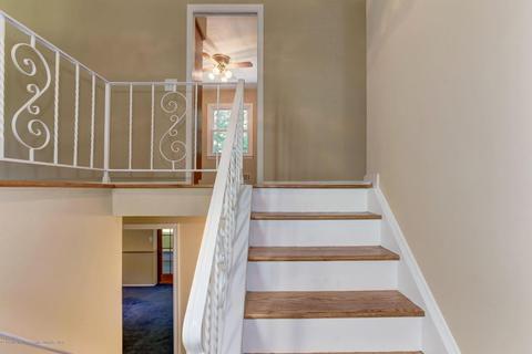 9 Highview Cir, Middletown, NJ 07748 photo 5
