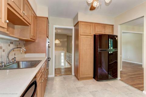 9 Highview Cir, Middletown, NJ 07748 photo 11