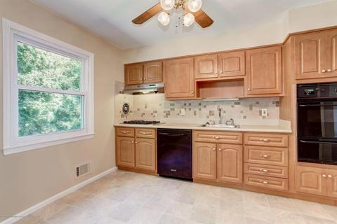 9 Highview Cir, Middletown, NJ 07748 photo 9