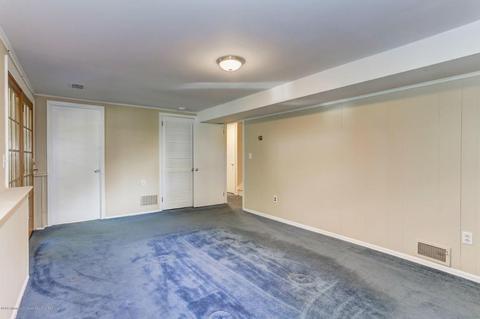 9 Highview Cir, Middletown, NJ 07748 photo 20
