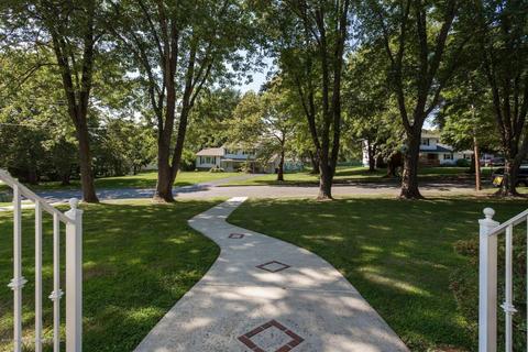 9 Highview Cir, Middletown, NJ 07748 photo 4