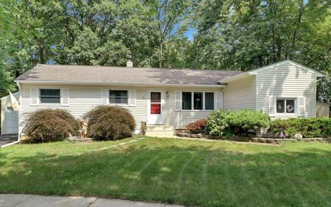 1 Eisenhower Ct, Matawan, NJ 07747 photo 1