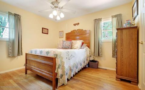 1 Eisenhower Ct, Matawan, NJ 07747 photo 10