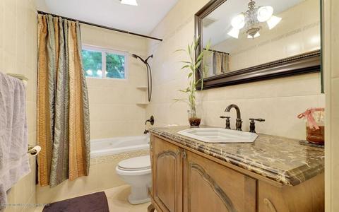 1 Eisenhower Ct, Matawan, NJ 07747 photo 12