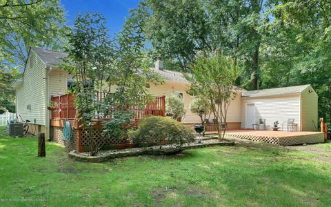 1 Eisenhower Ct, Matawan, NJ 07747 photo 15