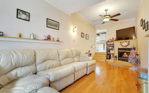 1 Eisenhower Ct, Matawan, NJ 07747 photo 8