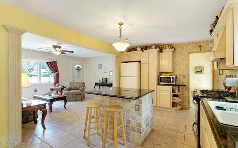 1 Eisenhower Ct, Matawan, NJ 07747 photo 5