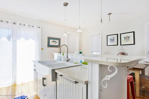 16 Beach St, Sea Bright, NJ 07760 photo 5