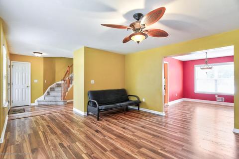 73 Red Maple Dr, Brick, NJ 08724 photo 5
