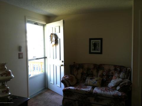 27 John St, Helmetta, NJ 08828 photo 7