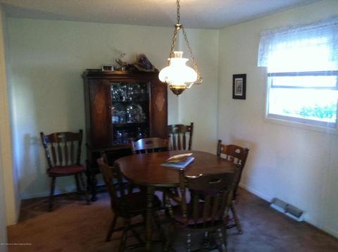 27 John St, Helmetta, NJ 08828 photo 10