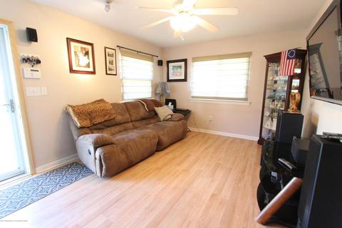 7 Amy Ct, Brick, NJ 08724 photo 4