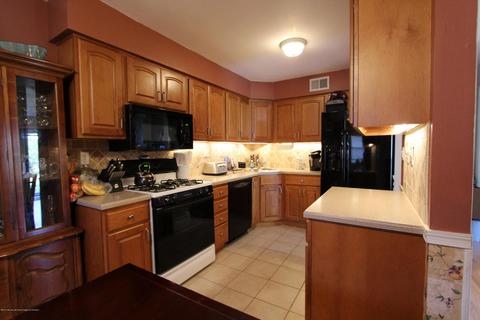 7 Amy Ct, Brick, NJ 08724 photo 9